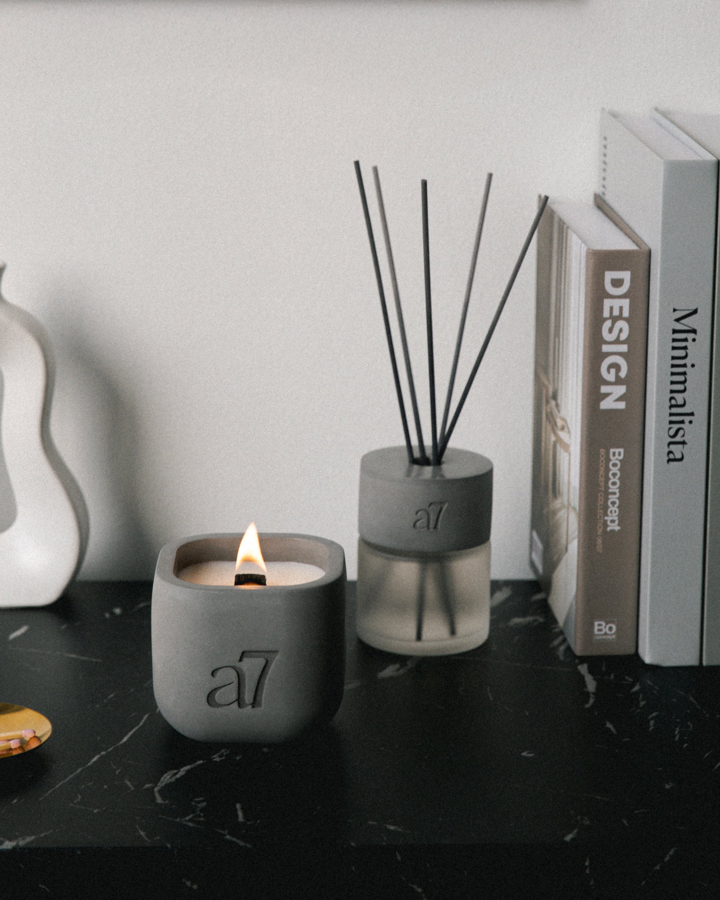 Свічка 06 Leather & Patchouli